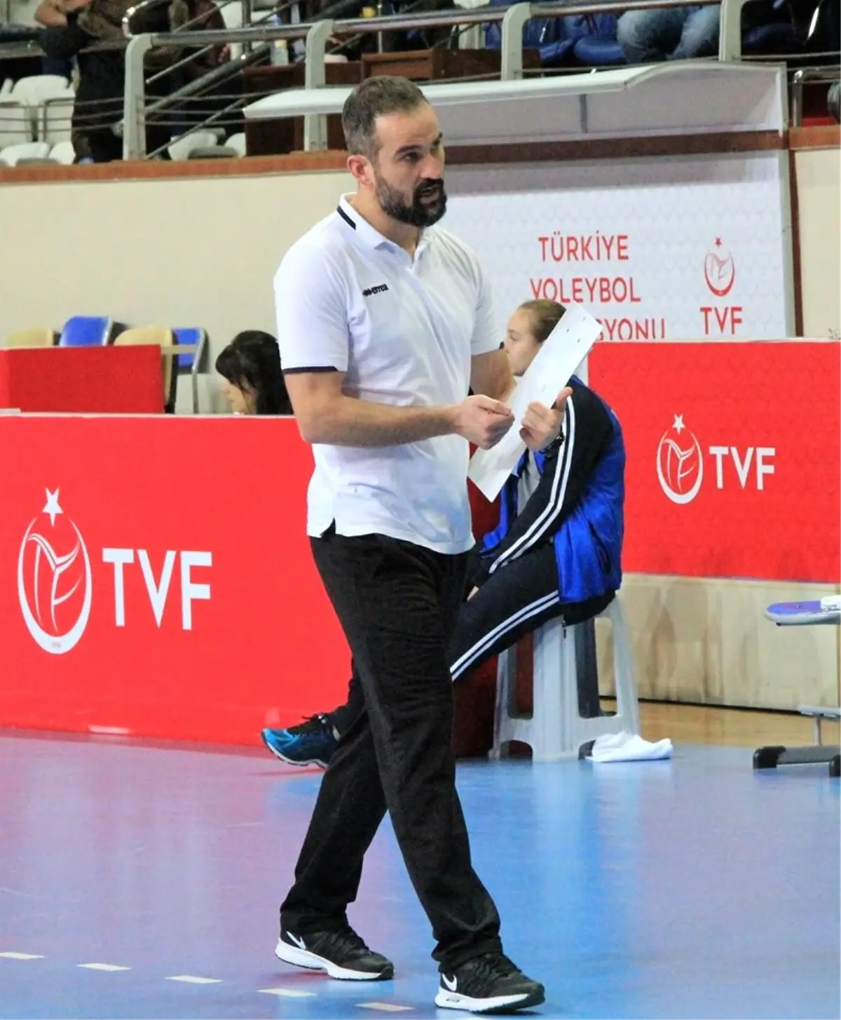 Salihli Belediyespor\'da Baş Antrenör ile Yollar Ayrıldı