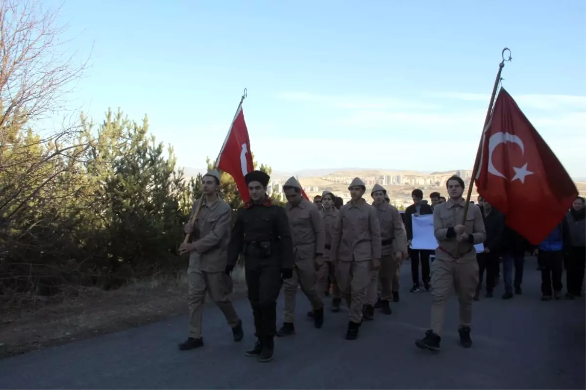 Sivas\'ta Sarıkamış Şehitlerini Anma Yürüyüşü