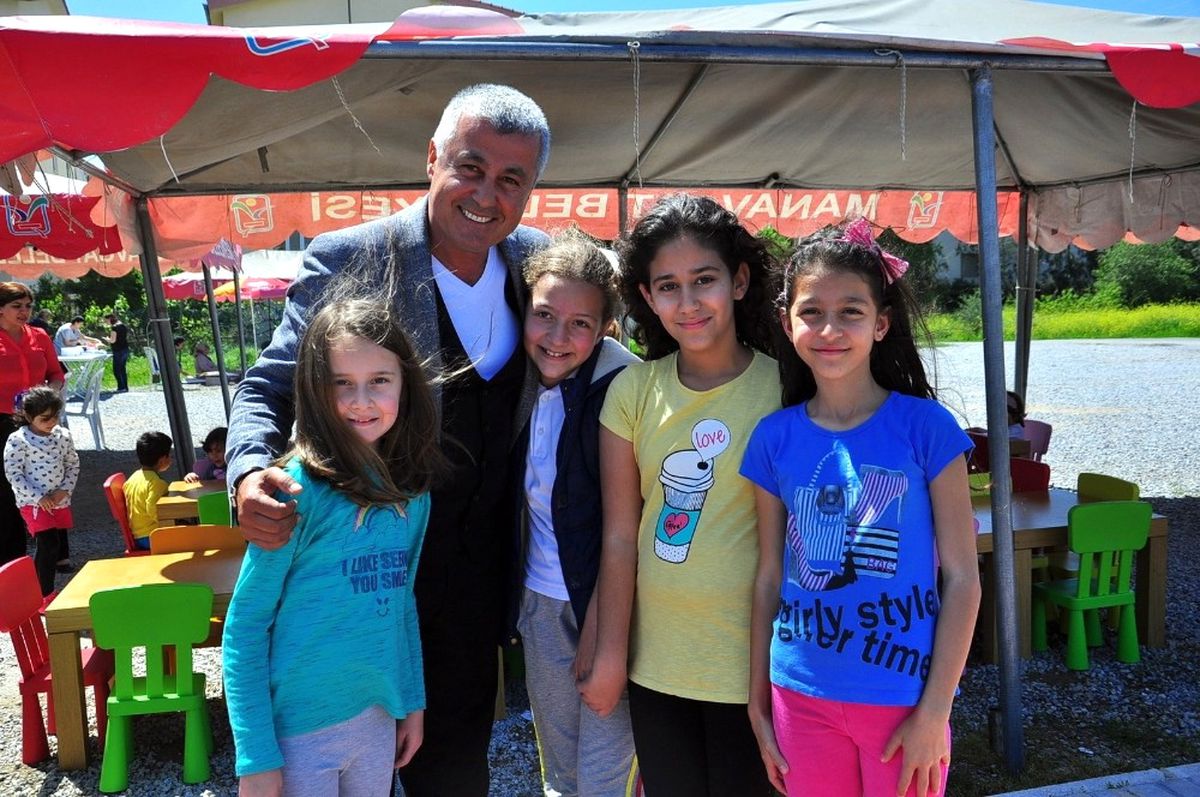 Sözen\'den Çocuklara Yeni Yıl Hediyesi