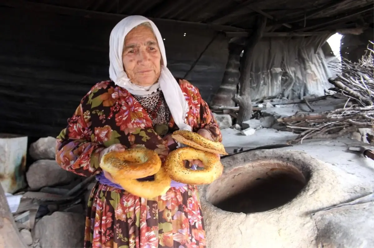 Tandır Ekmeği Geçim Kaynağı Oldu