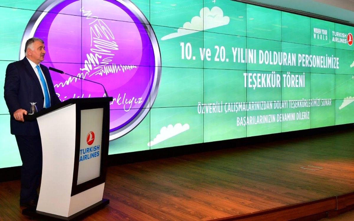THY\'den Personele Altın Rozet