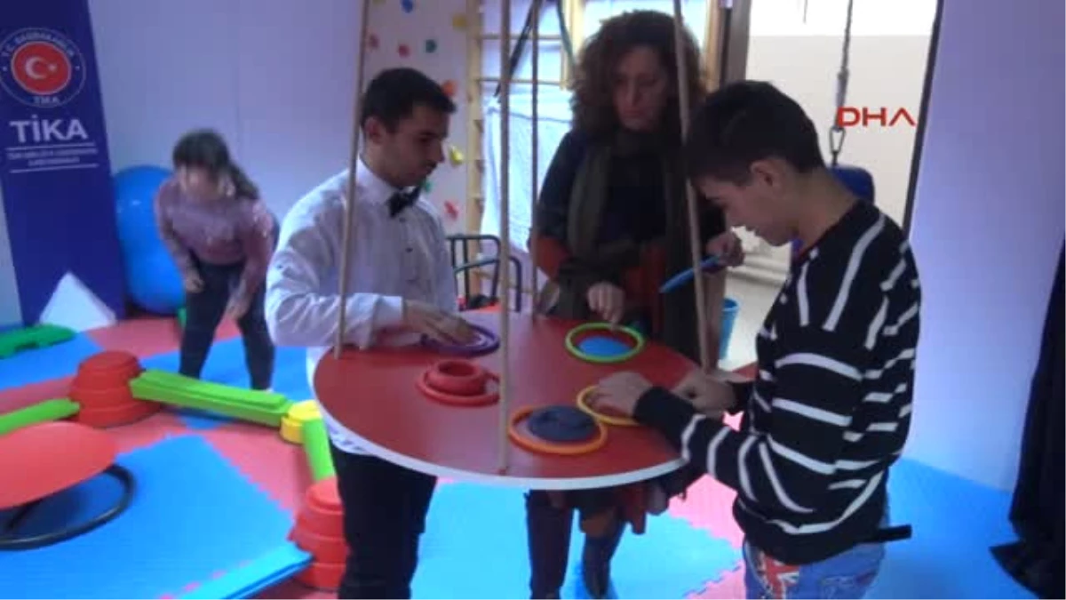 Tika\'dan Kosovalı Zihinsel Engelli Çocuklara \'Duyu Algı Odası\'