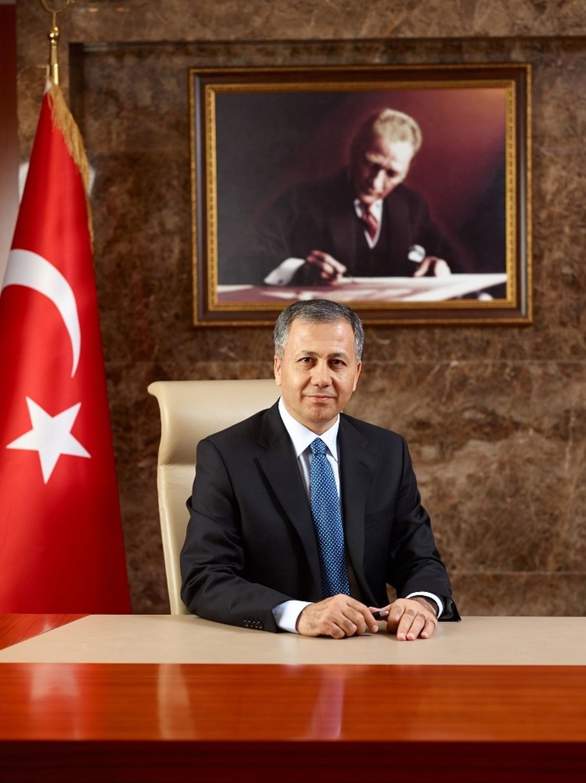 Vali Yerlikaya\'dan Yeni Yıl Mesajı