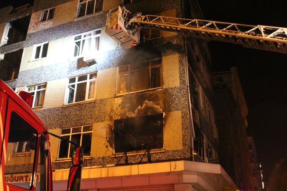 5 Katlı Binada Yangın Paniği