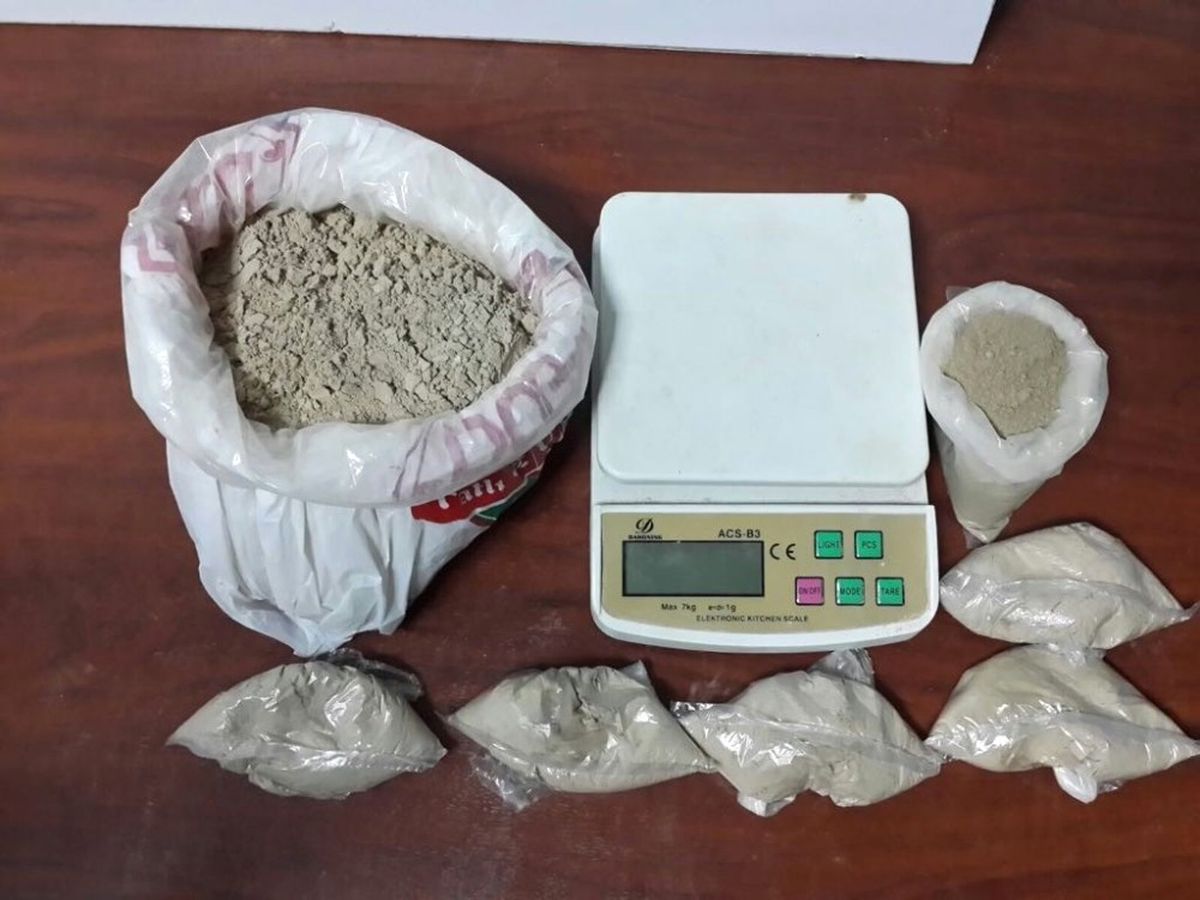 Adana\'da Yeni Yıl Öncesi Uyuşturucu Satıcılarına Operasyon: 63 Kişi Tutuklandı