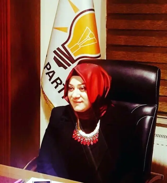 Ak Parti Erzurum Kadin Kollari Baskani Hilal Demir Istifa Etti Son Dakika