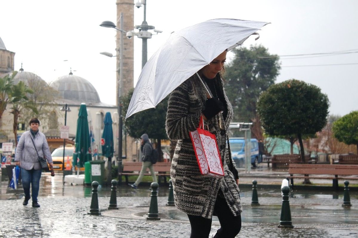 Antalya Yağmura Teslim