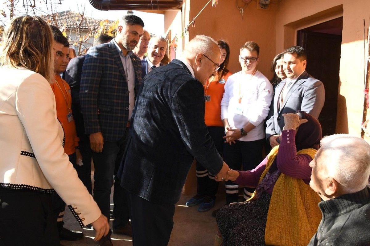 Başkan Kocamaz, Evde Sağlık Hizmeti Alan Vatandaşlarla Buluştu