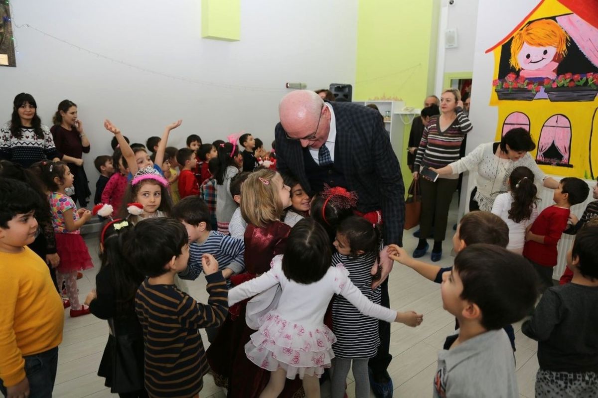 Başkan Kurt Miniklerle Yeni Yıl Kutlamasına Katıldı