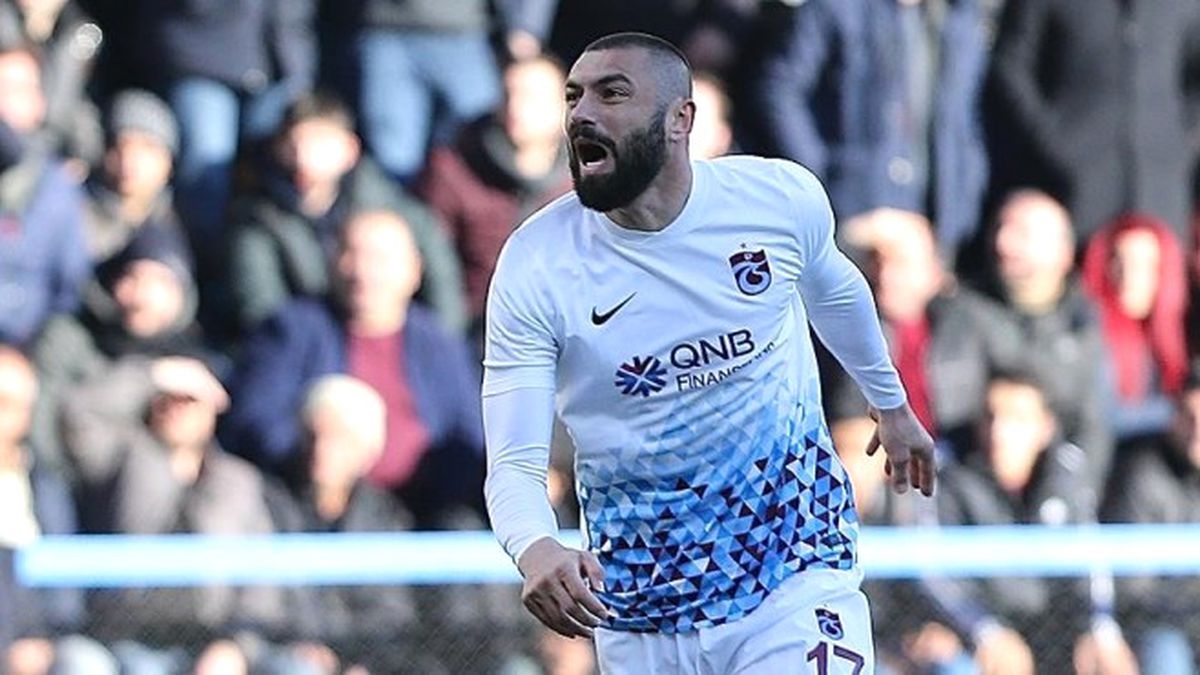 Burak Yılmaz Tek Başına Takıma Bedel