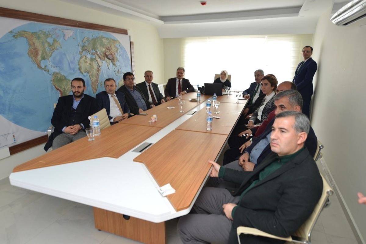 Çalık Yeşilyurt Belediyesinin Yatırımlarını İnceledi
