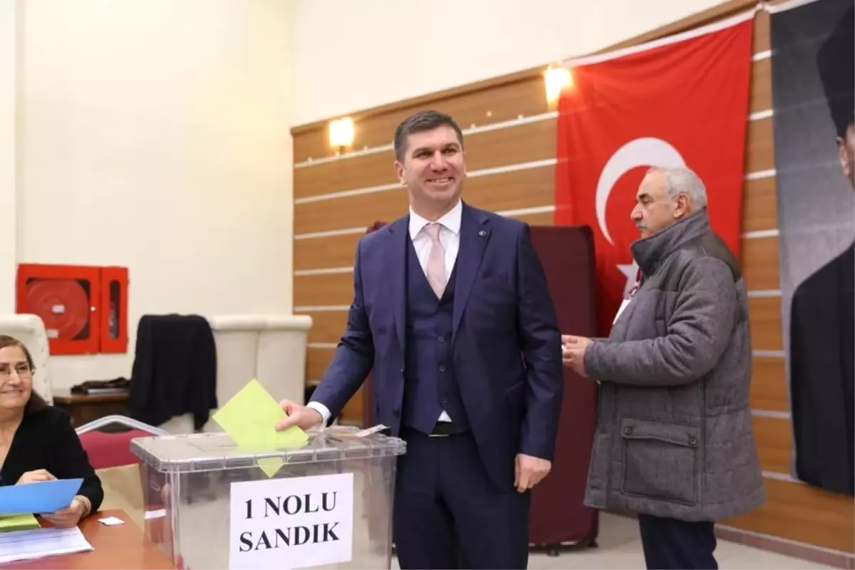 CHP Burdur İl Başkanlığına Osman Gök Seçildi