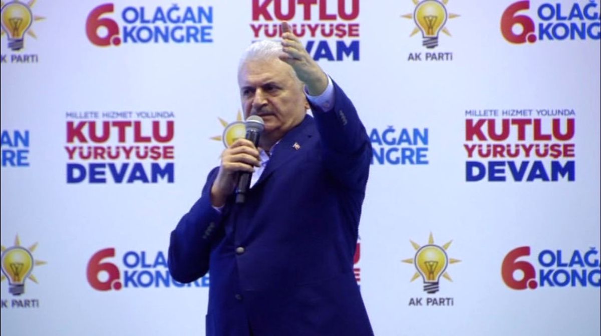 Darbecilerin Mi, Darbeye Göğüs Gerenlerin mi Yanındasın"