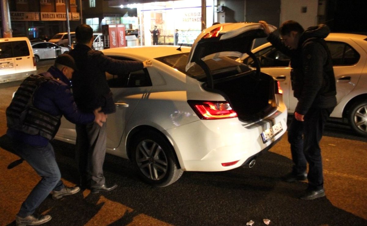 Diyarbakır\'da Bin 9 Polisle Yılbaşı Öncesi Asayiş Uygulaması