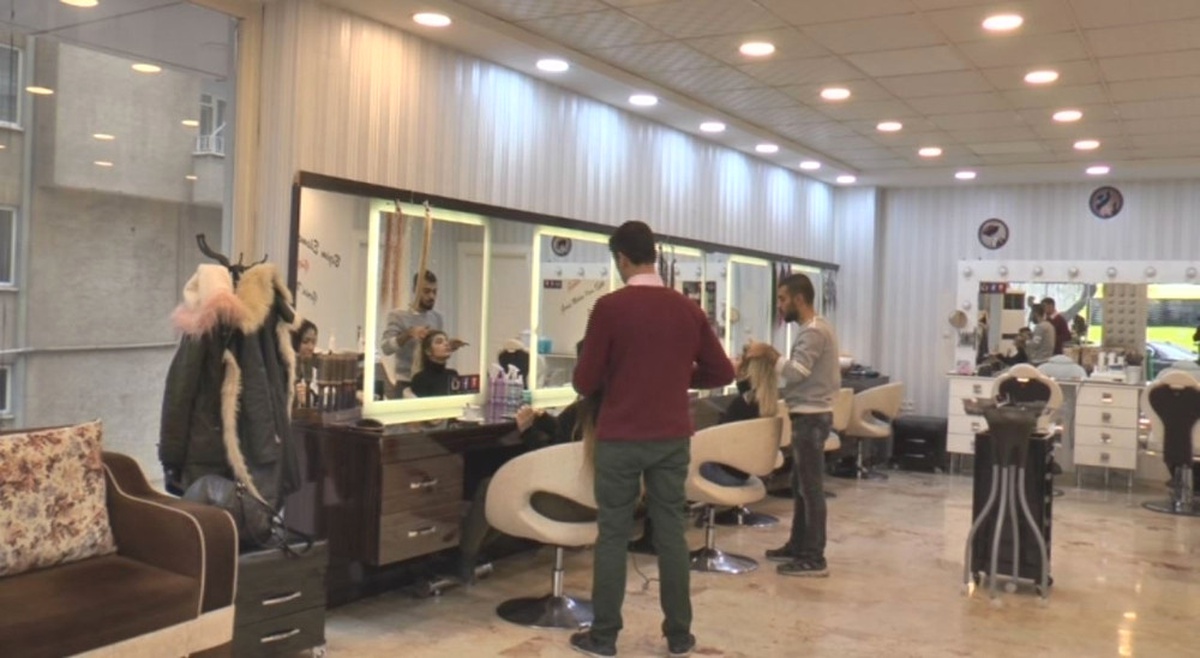 Gaziantep\'te 18 Yaşından Küçüklere Gelin Saçı ve Makyajı Yapılmayacak