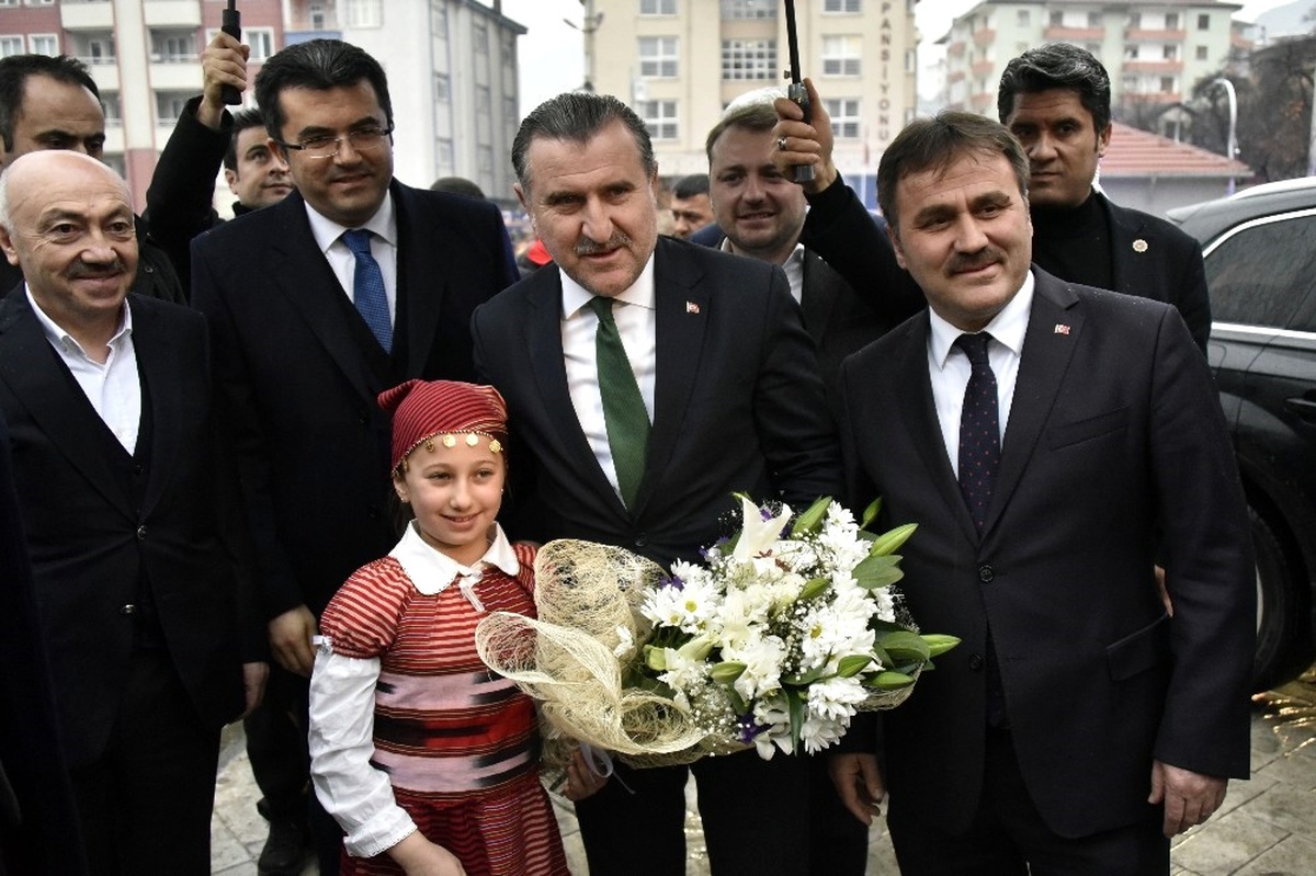 Gençlik ve Spor Bakanı Osman Aşkın Bak Gümüşhane\'de