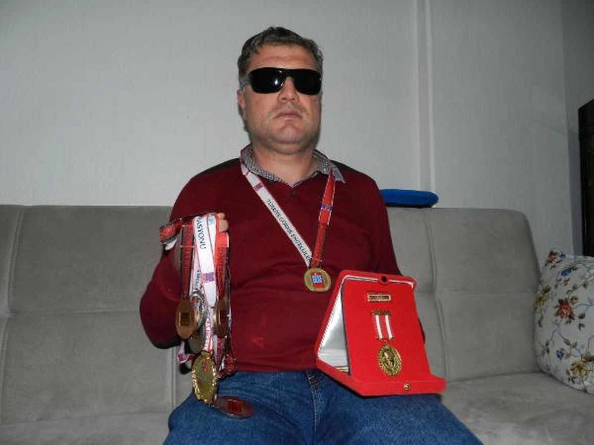 Görme Engelli Gazinin Yaşam Azmi