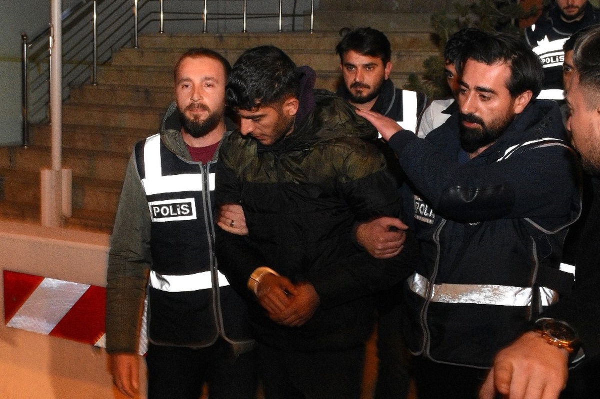 Hırsızı Ziyarete Geldiler, Son Hırsızlıklarını Yaptılar
