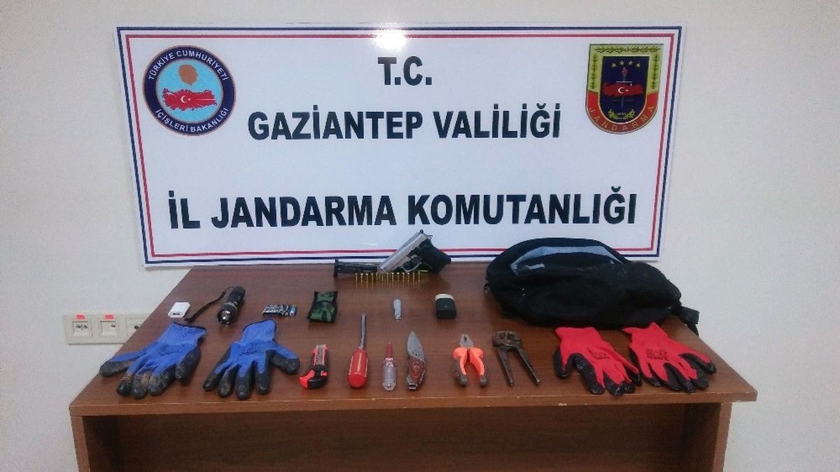 Hırsızlık Yaparken Kullandığı Malzemelerle Huzur Operasyonunda Yakalandı
