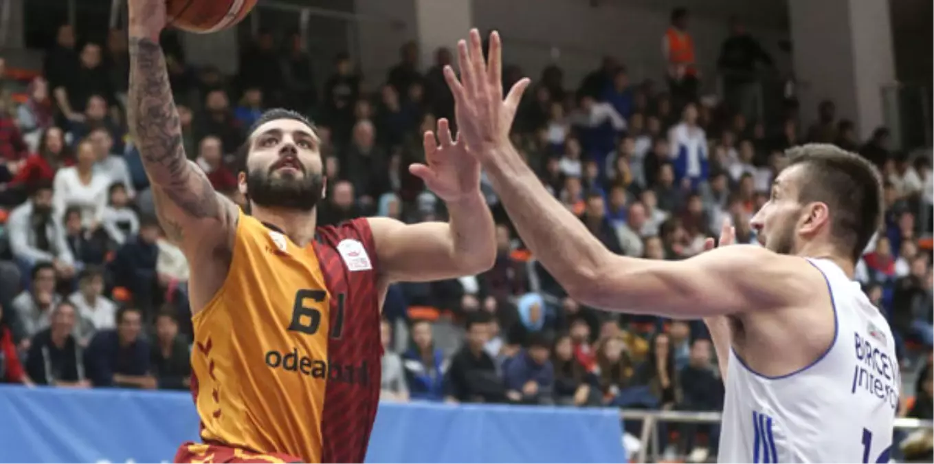 İstanbul Büyükşehir Belediyespor-Galatasaray Odeabank: 74-67