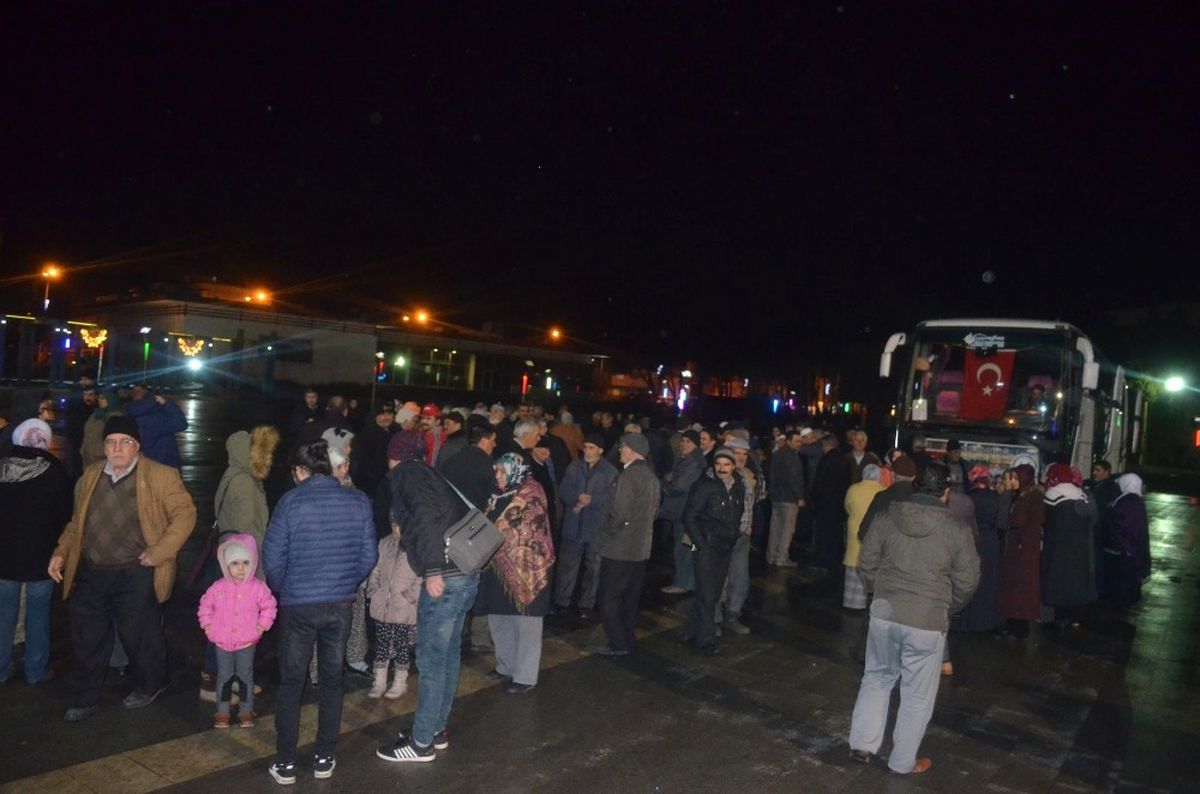 Kula\'da 2018 Yılının İlk Umre Kafilesi Uğurlandı