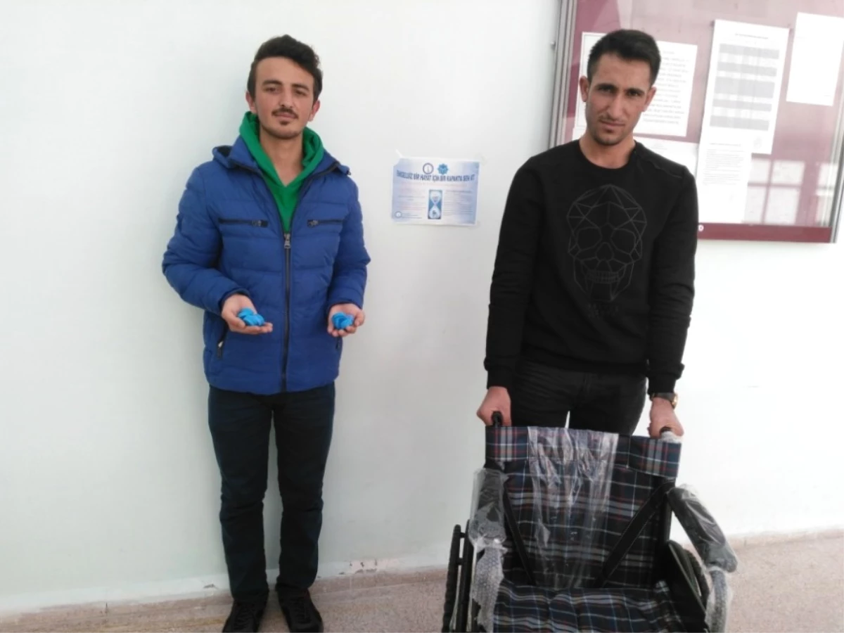 Mavu Kapaklar, Engelliler İçin Tekerlekli Sandalye Oldu