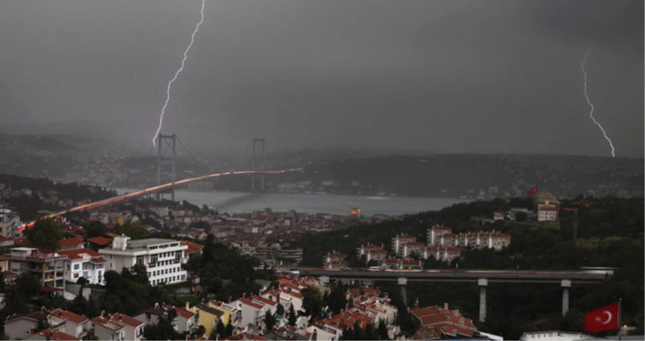 İstanbul\'da Öğle Saatlerinden İtibaren Kuvvetli Yağış Bekleniyor