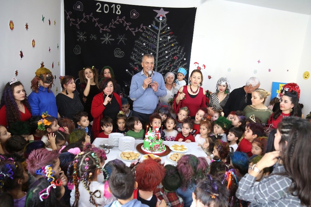 Mezitli\'nin Minikleri Yeni Yıl Partisiyle Coştu