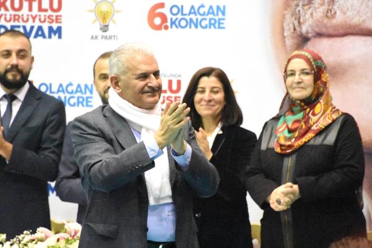 Yıldırım: Komşumuzun Ege\'de Cinlik Yapıp Kaya Parçaları İçin Heveslenmesi Büyük Yanlış Olur
