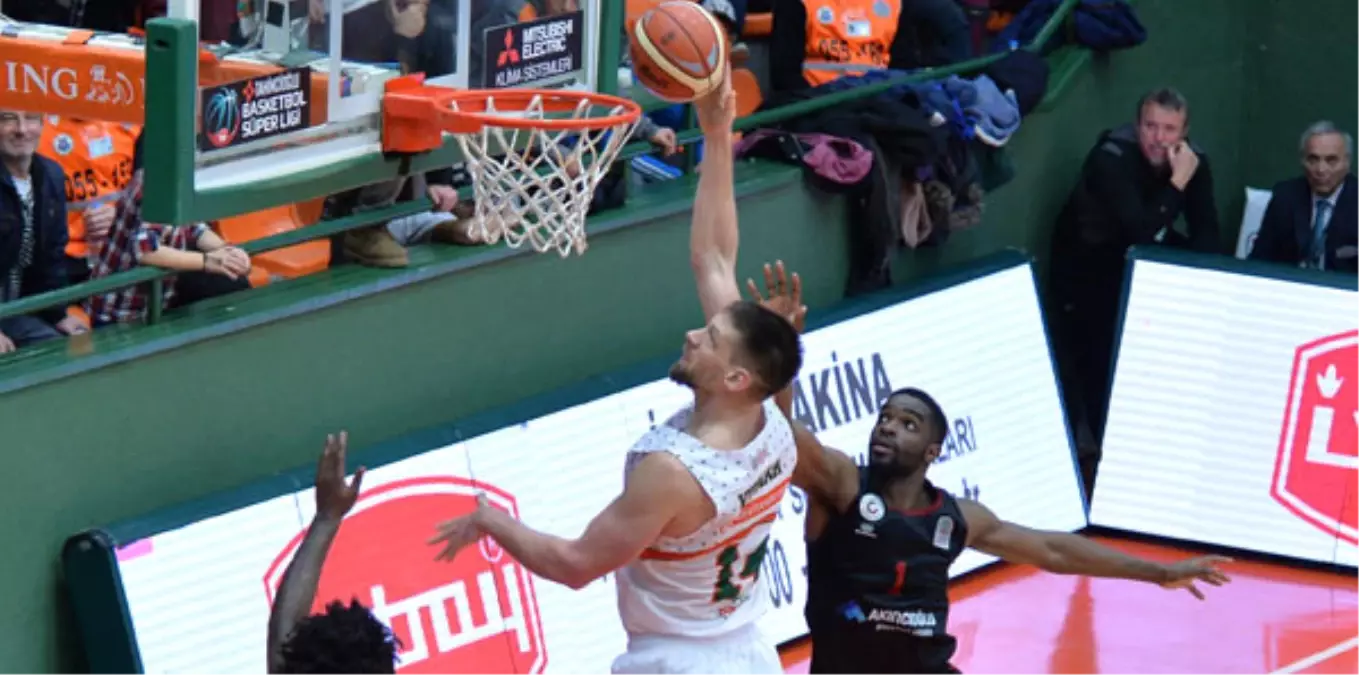 Banvit-Gaziantep Basketbol: 86-76