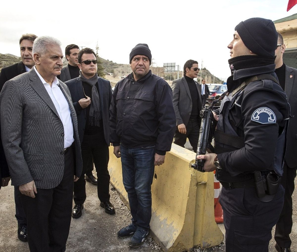 Başbakan Yıldırım, Polis Kontrol Noktasında