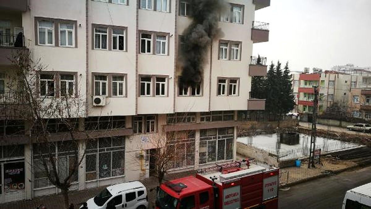 Binada Önce Patlama, Ardından Yangın Çıktı: 1 Yaralı