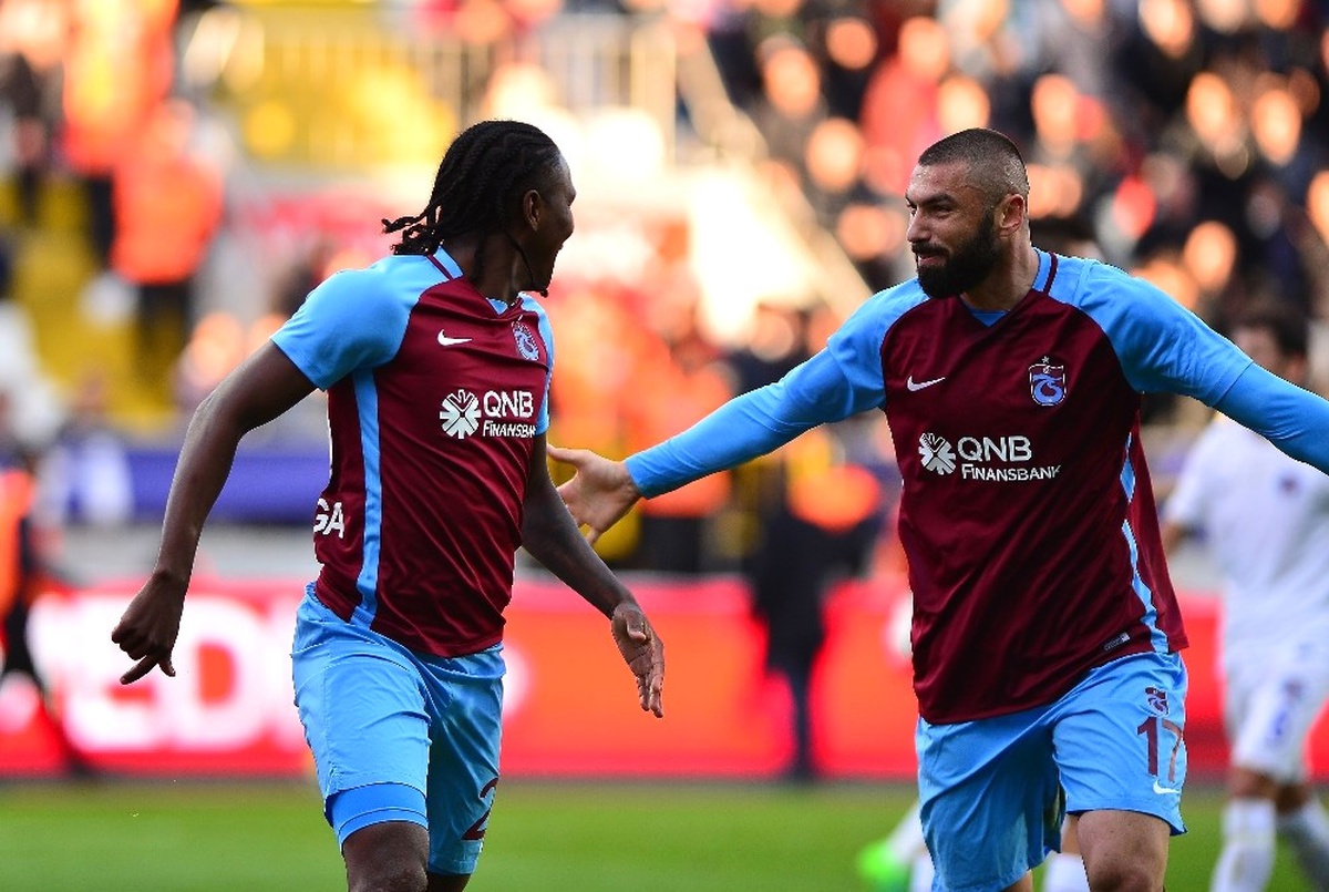 Burak Yılmaz ve Hugo Rodallega İlk Yarının En İyi Hücum İkilisi Oldu