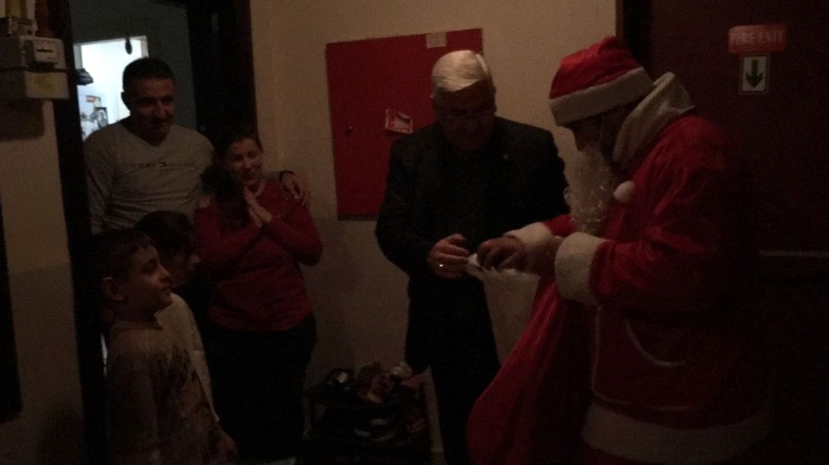 Çocukların Yeni Yıl Hediyesi Noel Baba\'dan