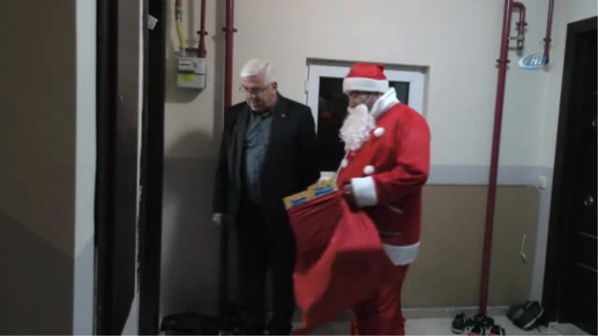 Çocukların Yeni Yıl Hediyesi Noel Baba\'dan