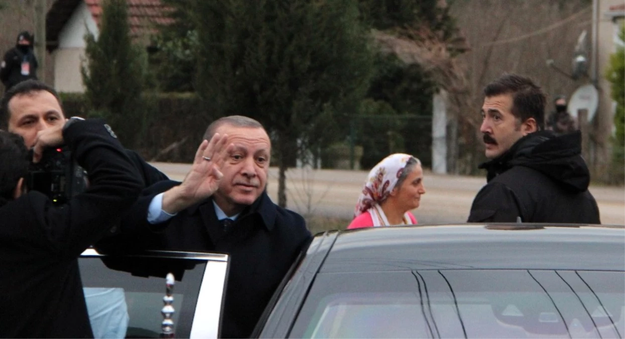 Cumhurbaşkanı Erdoğan: "Fetö\'cü Alçaklara Karşı Ayakta Dimdik Durdunuz"
