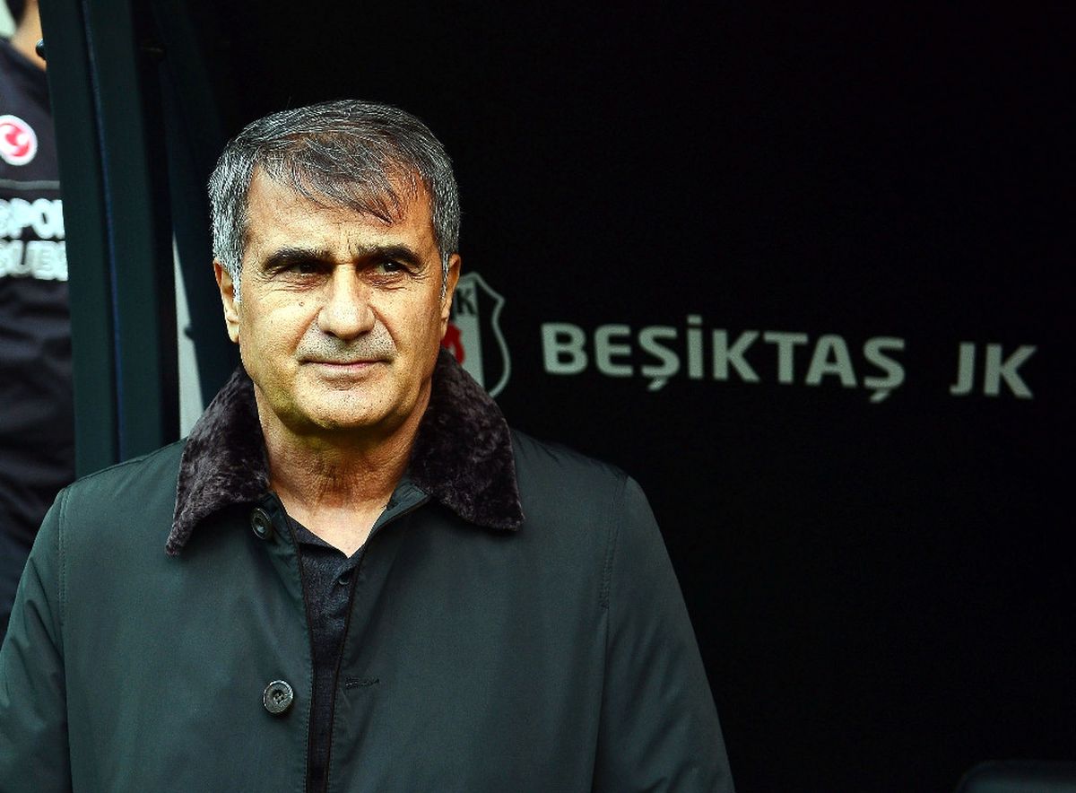 Elini Değdiği Golcü Uçuyor