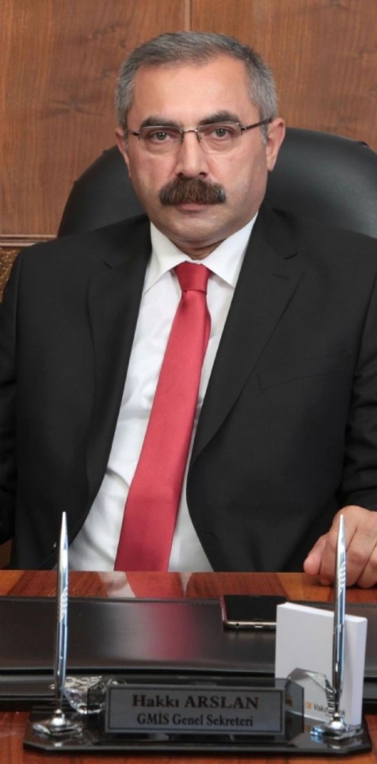Gmis, "Hakkı Arslan\'ı Sevgi ve Rahmetle Anıyoruz"
