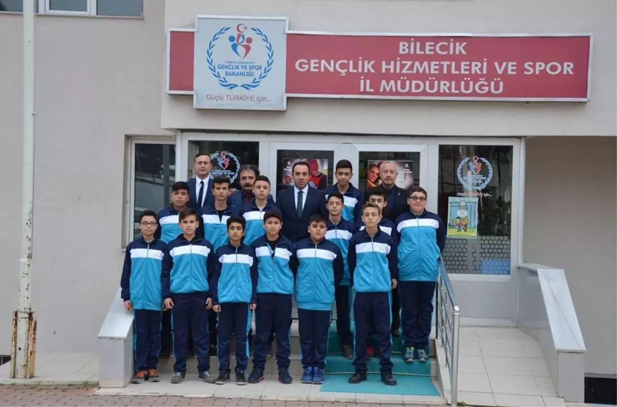 İl Müdürü Yıldız Çeyrek Finale Kalan Sporcuları Antrenmanda Ziyaret Etti