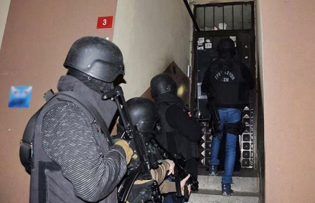 İstanbul\'da Deaş Operasyonu: 20 Gözaltı