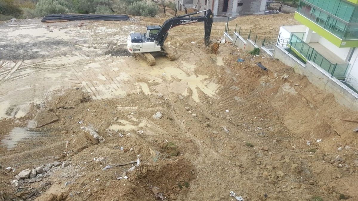 İstinat Duvarı Çöken Sitenin Müteahhidinden Açıklama
