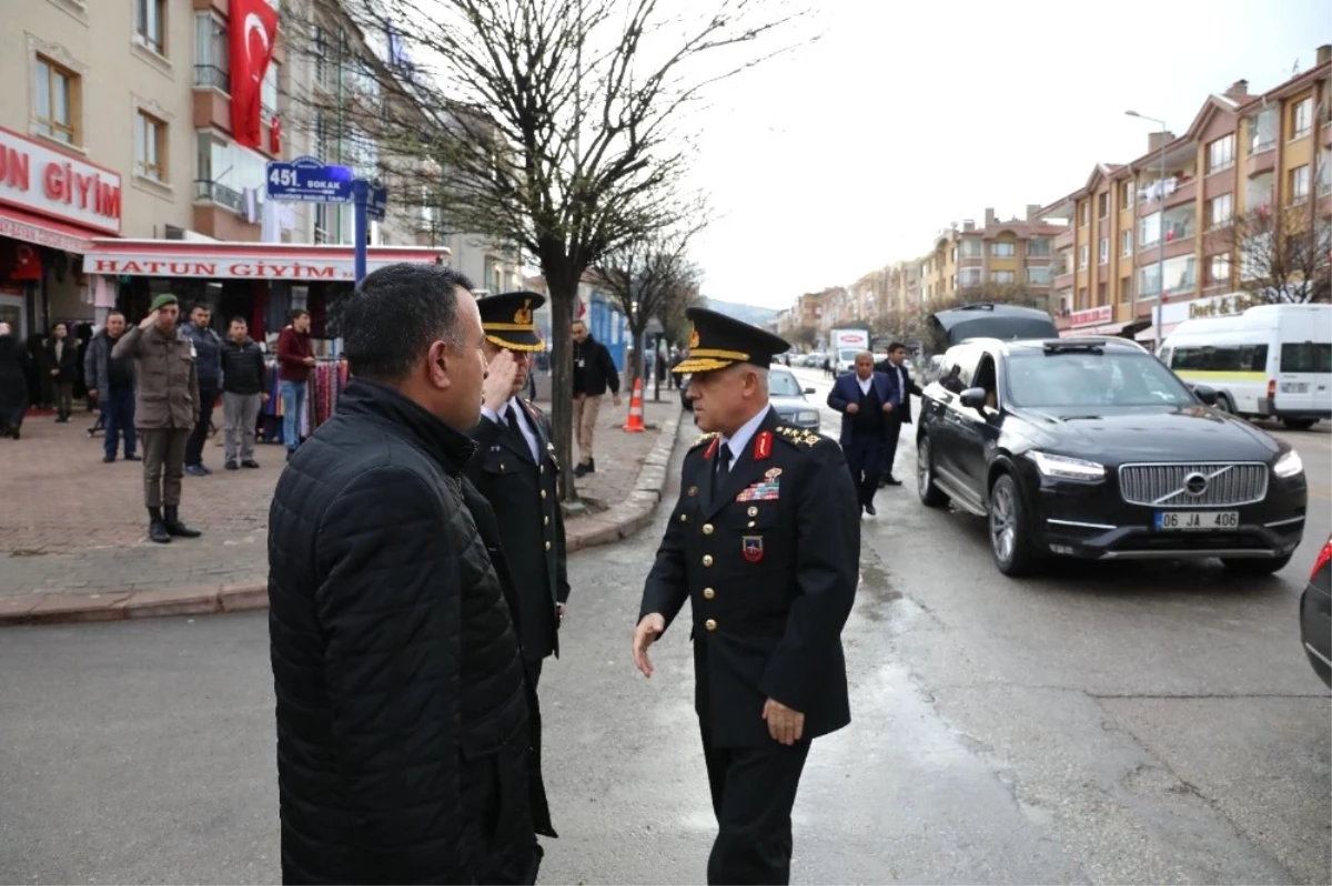 Jandarma Genel Komutanı Orgeneral Çetin, Şehit Evini Ziyaret Etti