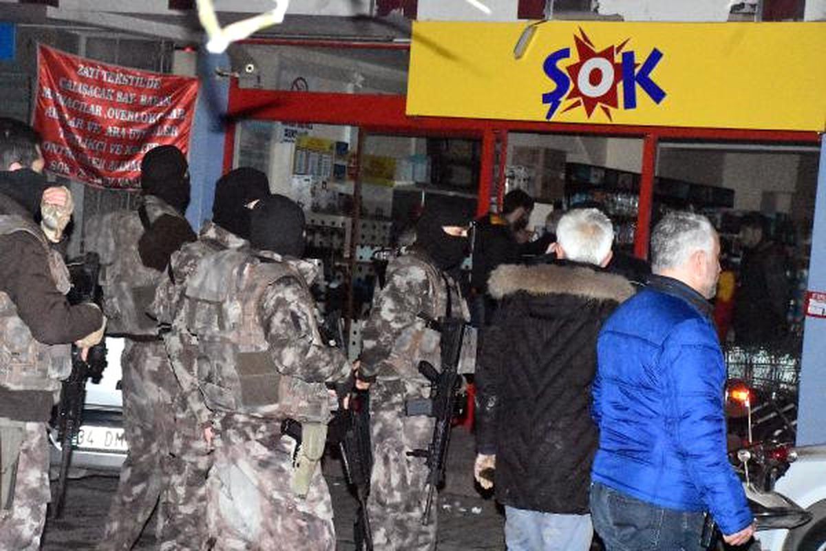 Markete Silahlı Soygun Girişimi