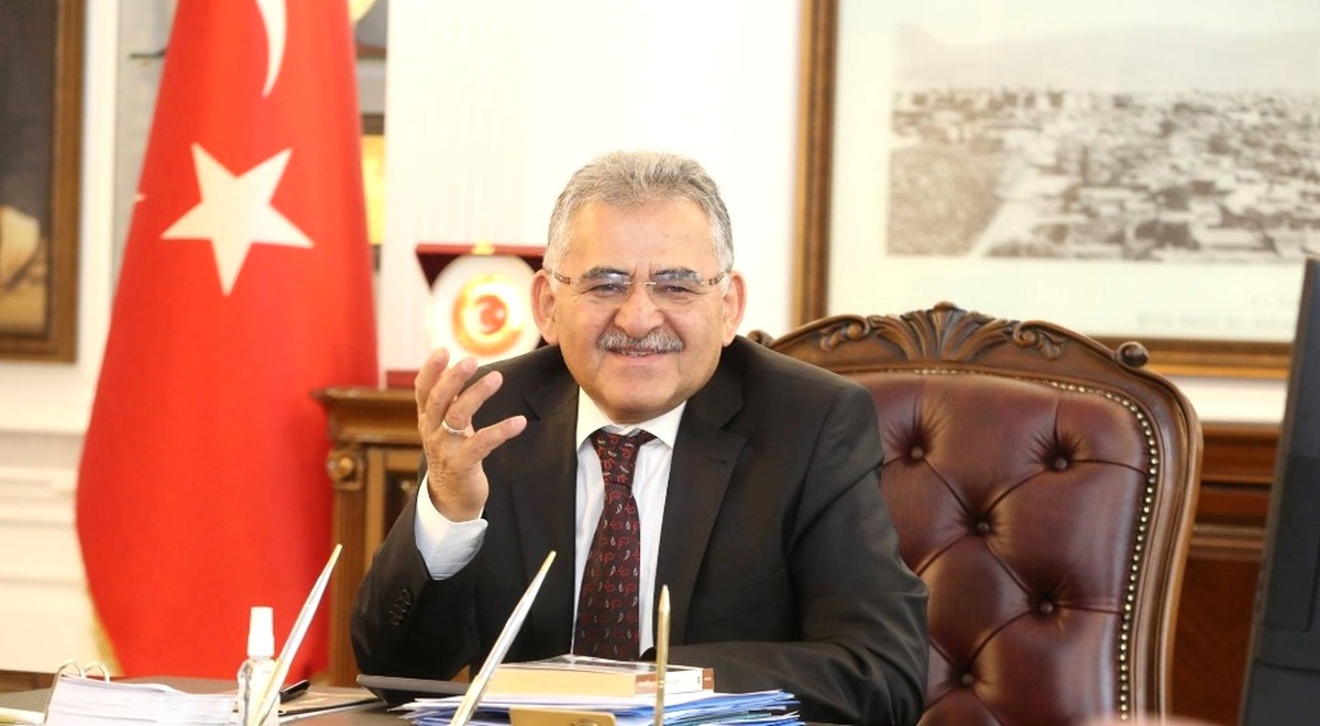 Melikgazi Belediye Başkanı Memduh Büyükkılıç\'tan Yeni Yıl Mesajı