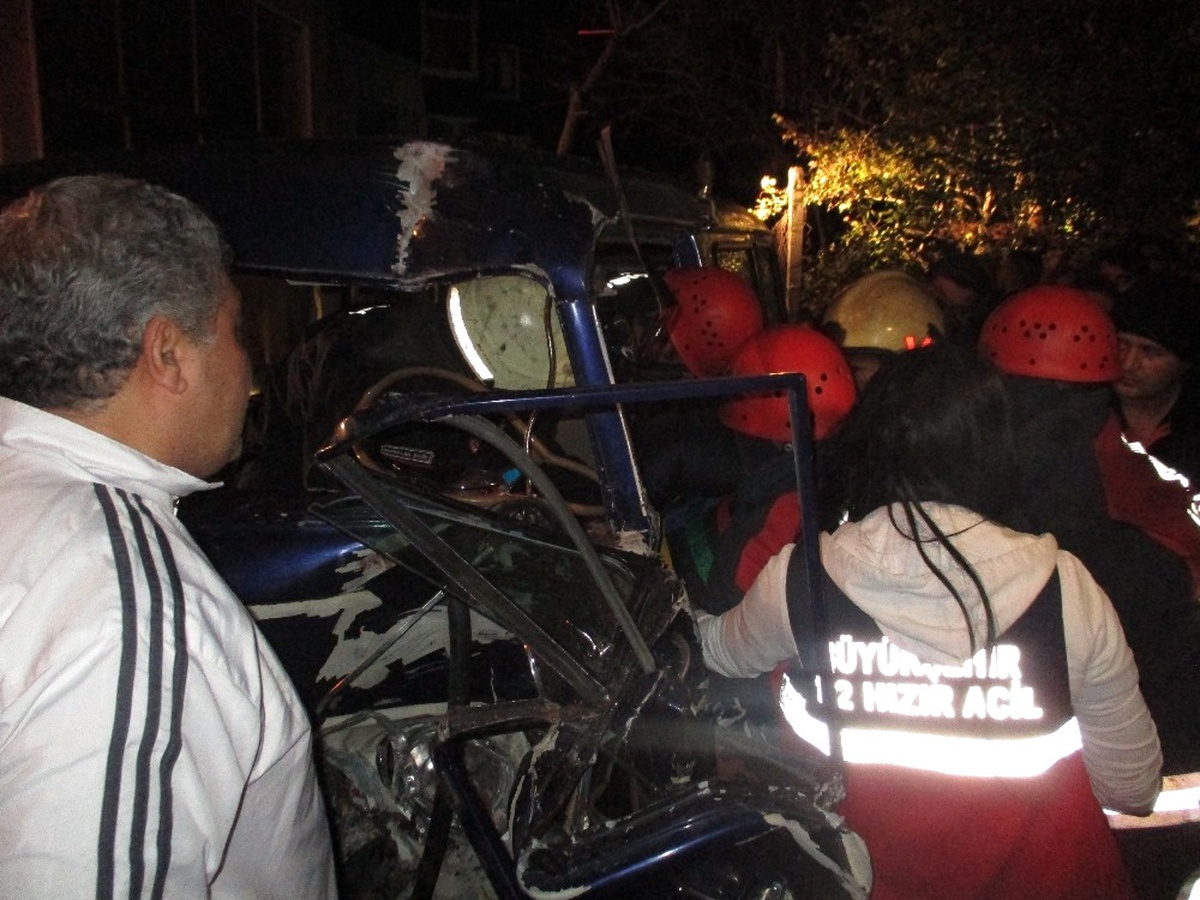 Alkollü Sürücü Yılın Son Saatlerinde Dehşet Saçtı, 3 Yaralı