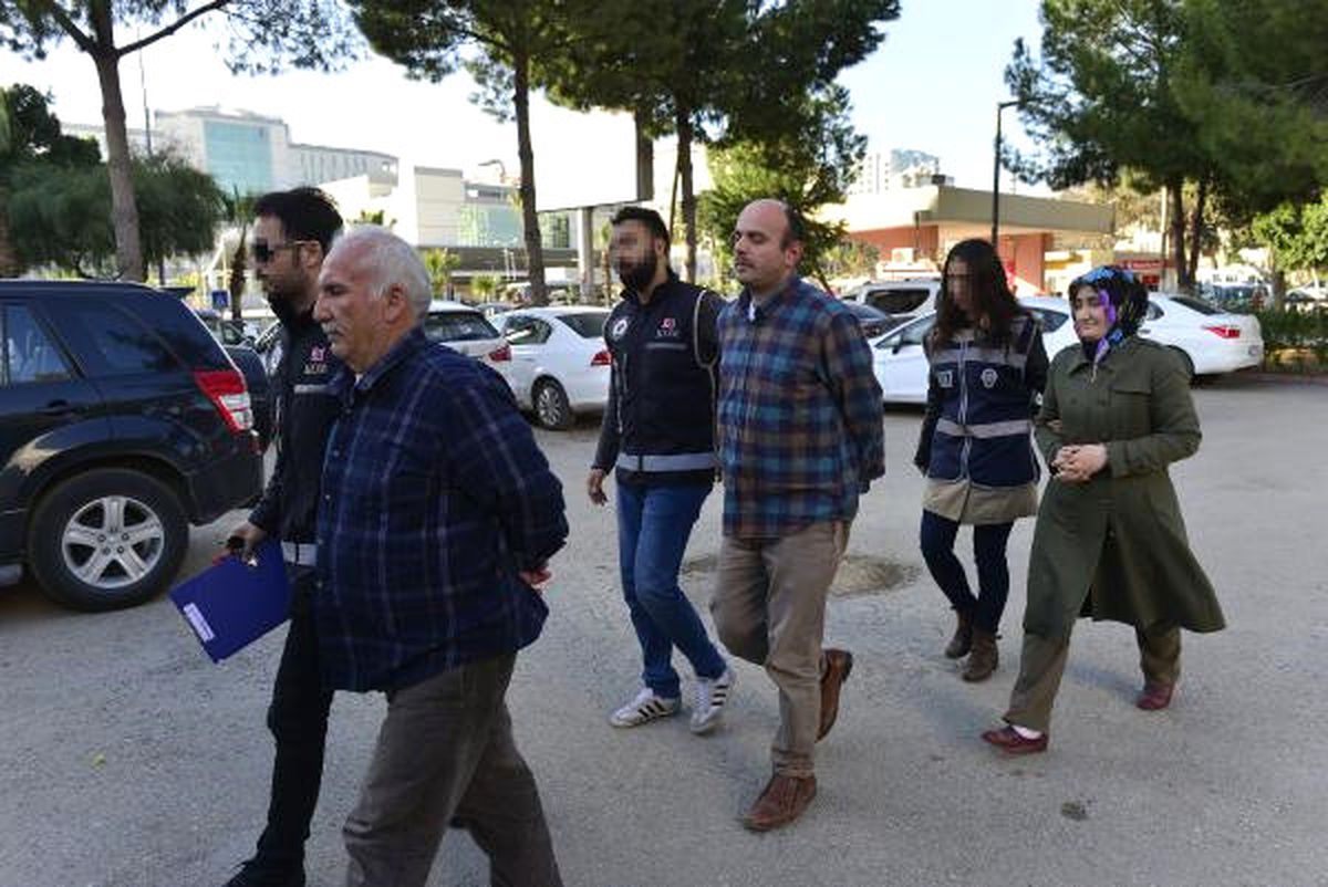 Polis Baskınında Bylock Yüklü Cep Telefonunu Klozete Attı