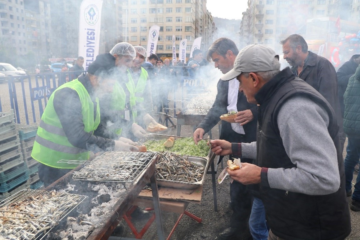 Rize\'de 3. Hamsi Festivali Yapıldı