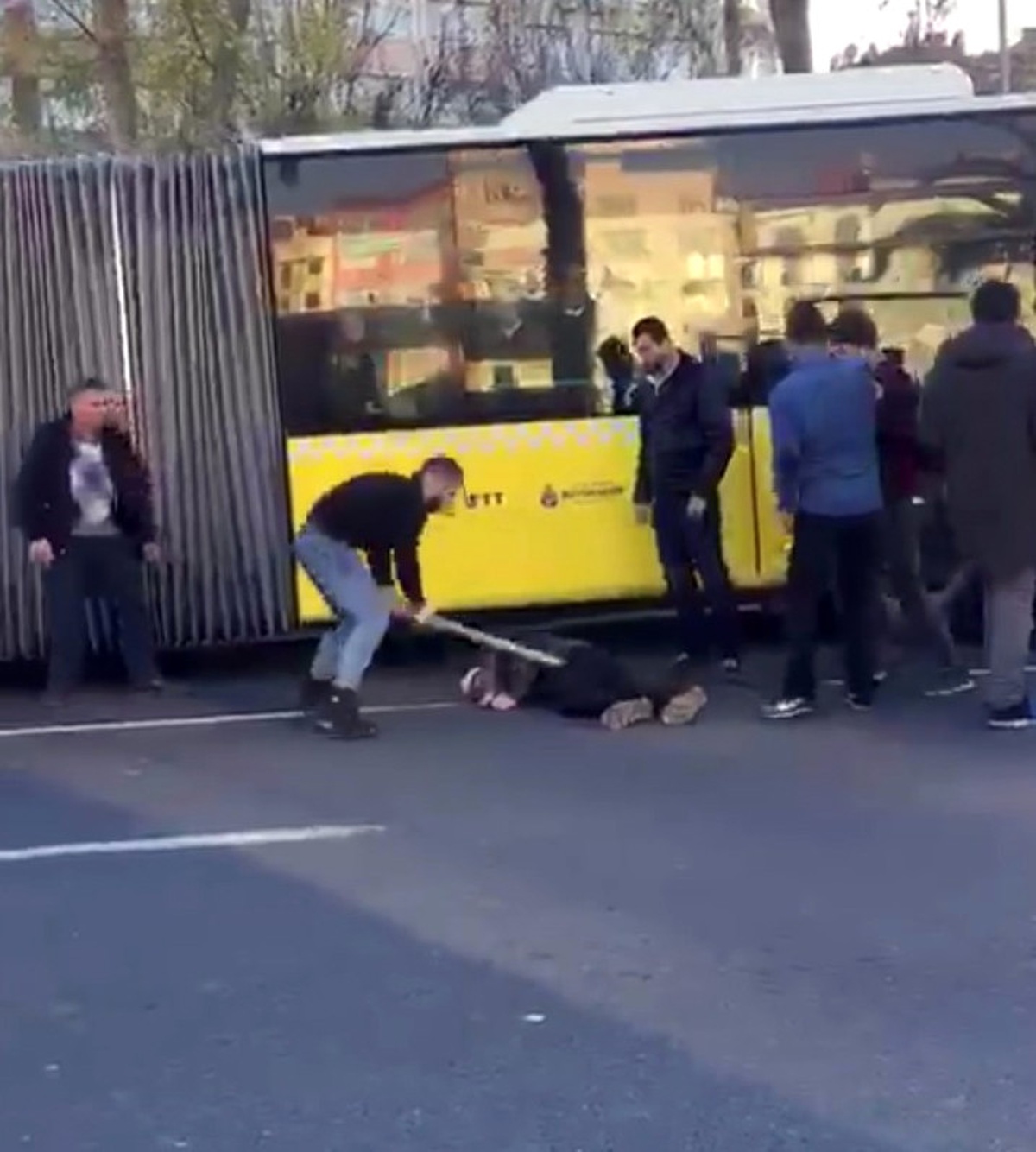 Tartıştığı Garsonu Vuran Iraklıya Sokak Ortasında Dayak