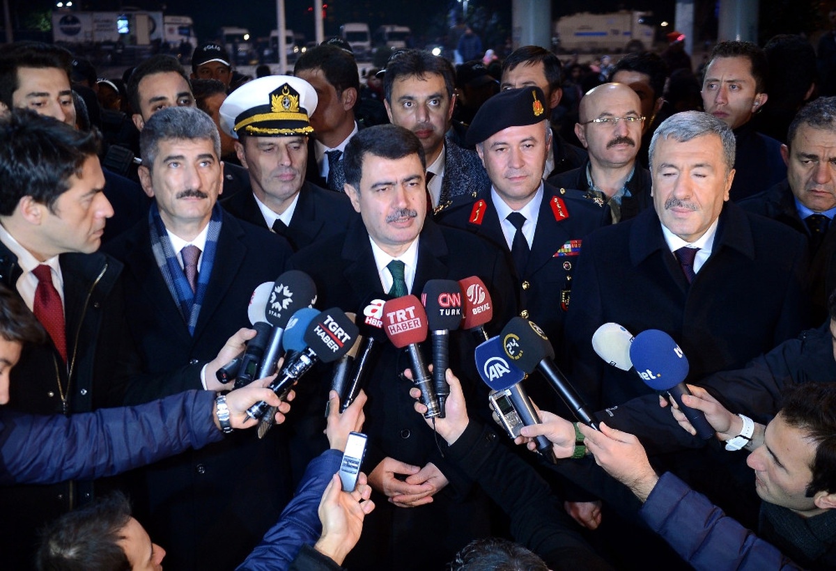 Vali Şahin, Taksim Meydanı\'nda İncelemelerde Bulundu