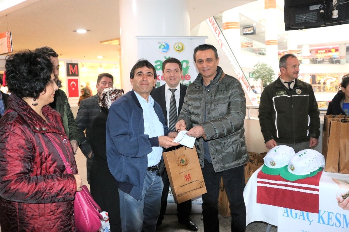 Yeni Yıla Ağaç Keserek Değil Fidan Dikerek Girecekler